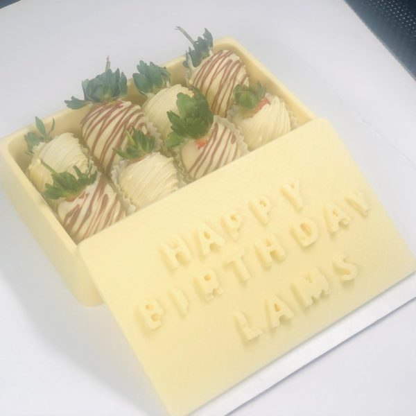 7.5" rectangular box filled with up to 8 choc dipped strawberries