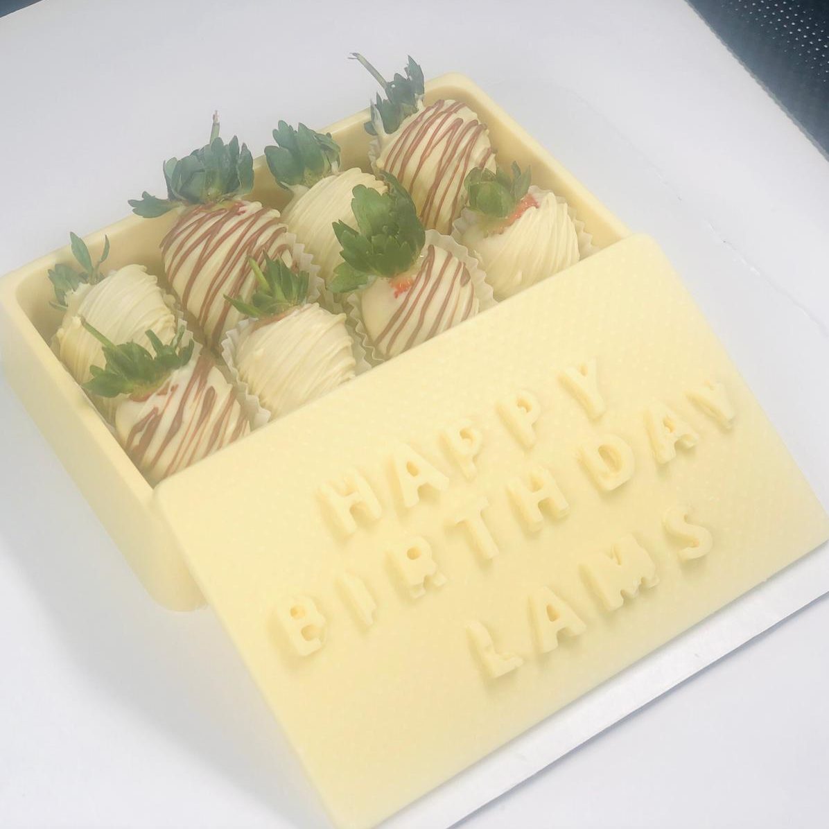 7.5" rectangular box filled with up to 8 choc dipped strawberries
